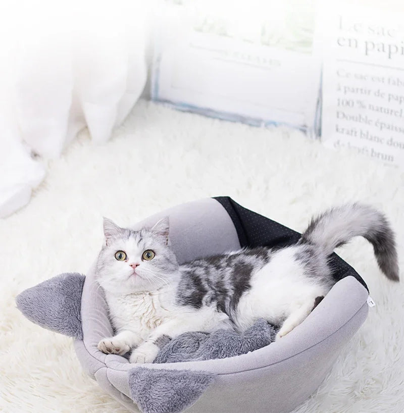 Cozy Winter Cat & Small Dog Bed – Indoor Cave, Tent & Basket for Pets