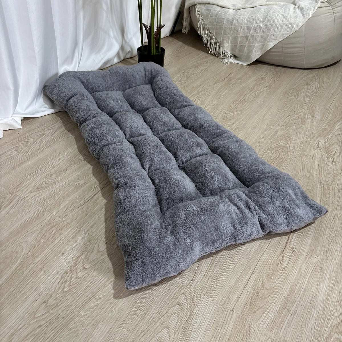 Super Soft Polyester Dog Bed – Thick Plush Sofa & Crate Mat for All Sizes